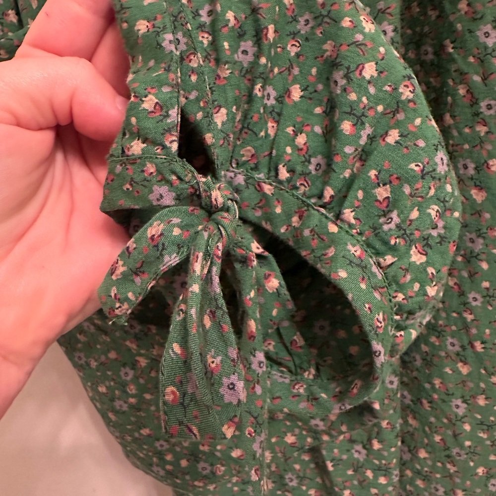 DÔEN O’Keiff Green Floral Top - Size Medium - Picture 2 of 5